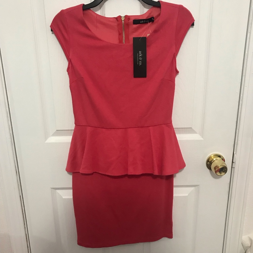 Mini dresses - Picture 3 of 3